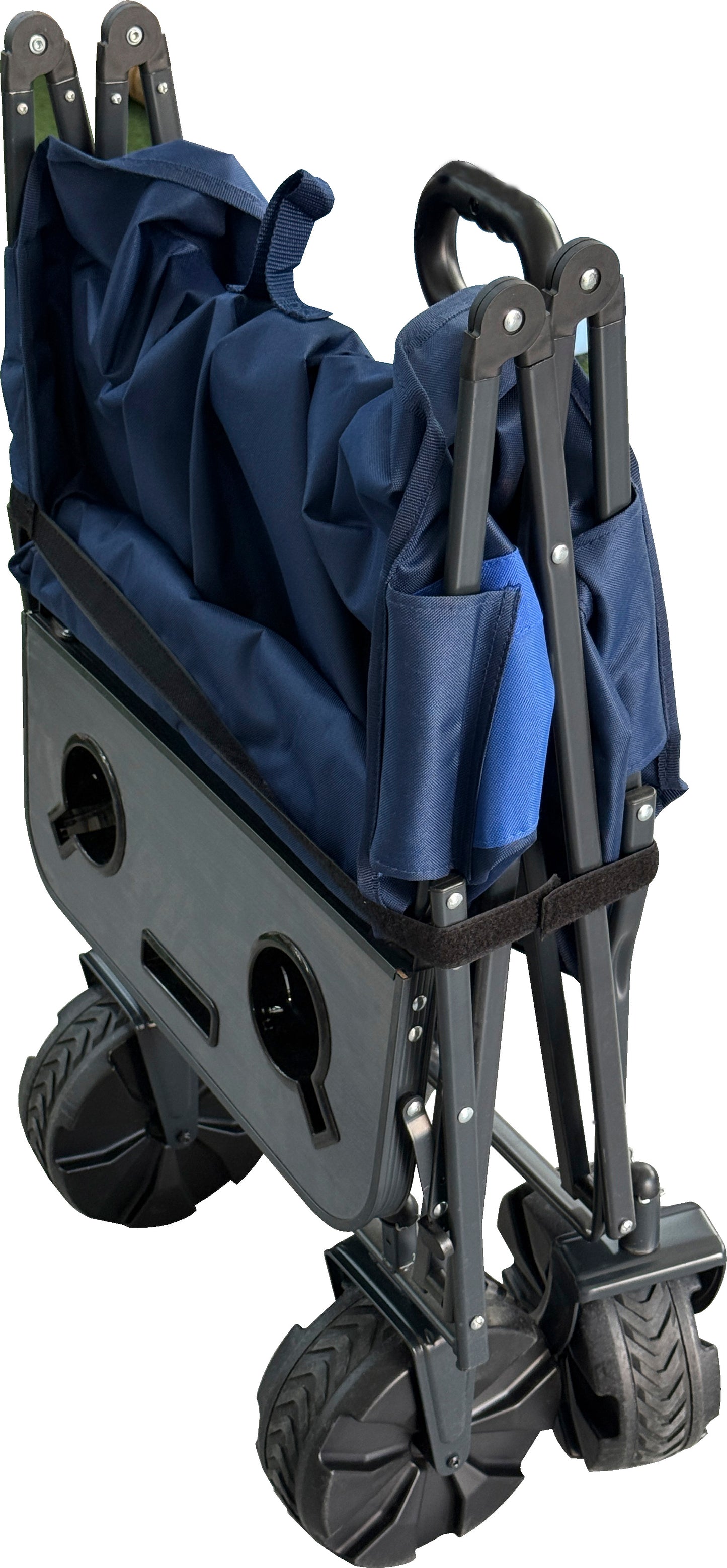 Carro de playa plegable con ruedas anchas y mesa con portavasos