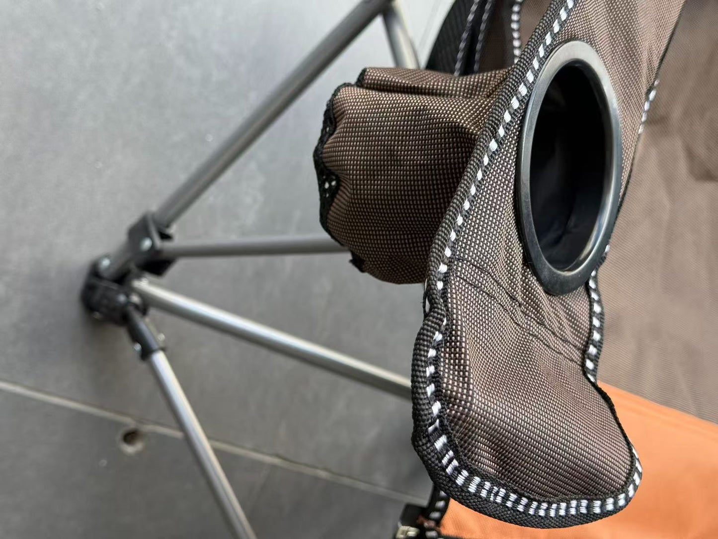 Silla con reposapiés | Plegable con estuche | Resistente