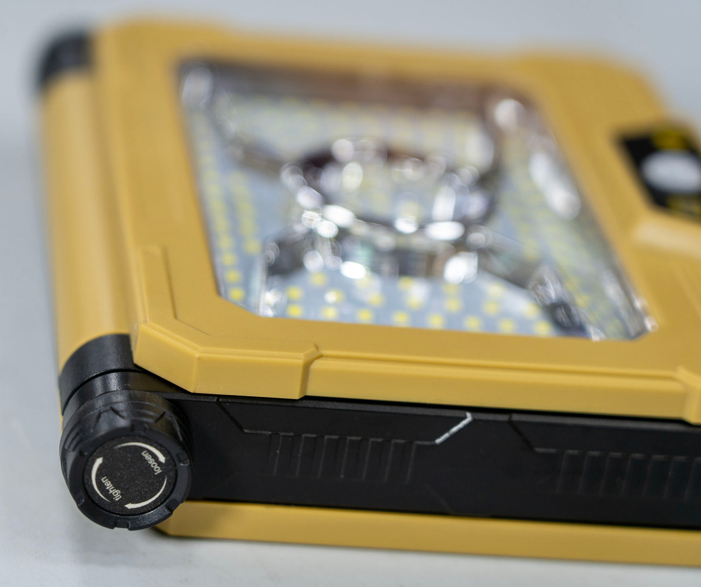 Foco LED Solar Recargable con Mando