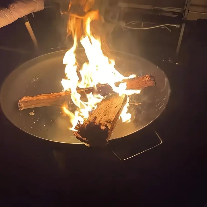 Brasero Portátil 2 en 1 de 43,5 cm — Parrilla de Carbón y Fuego para Jardín, Camping y Playa