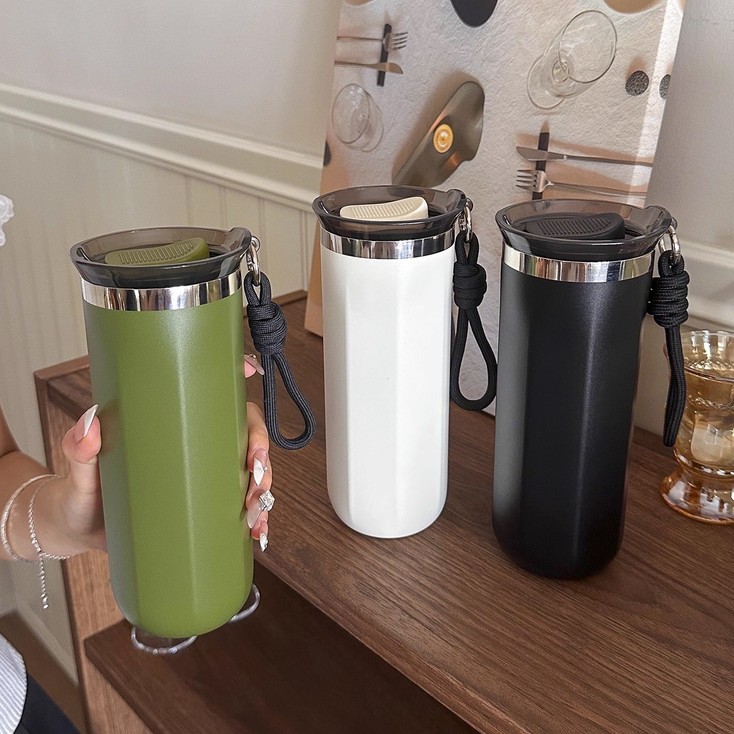 🥤 Botella Térmica con Cuerda de Transporte 350ml (2471)