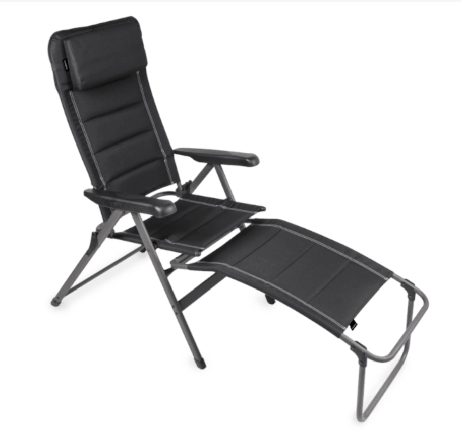 Silla Reclinable Dometic con reposa pies integrado.